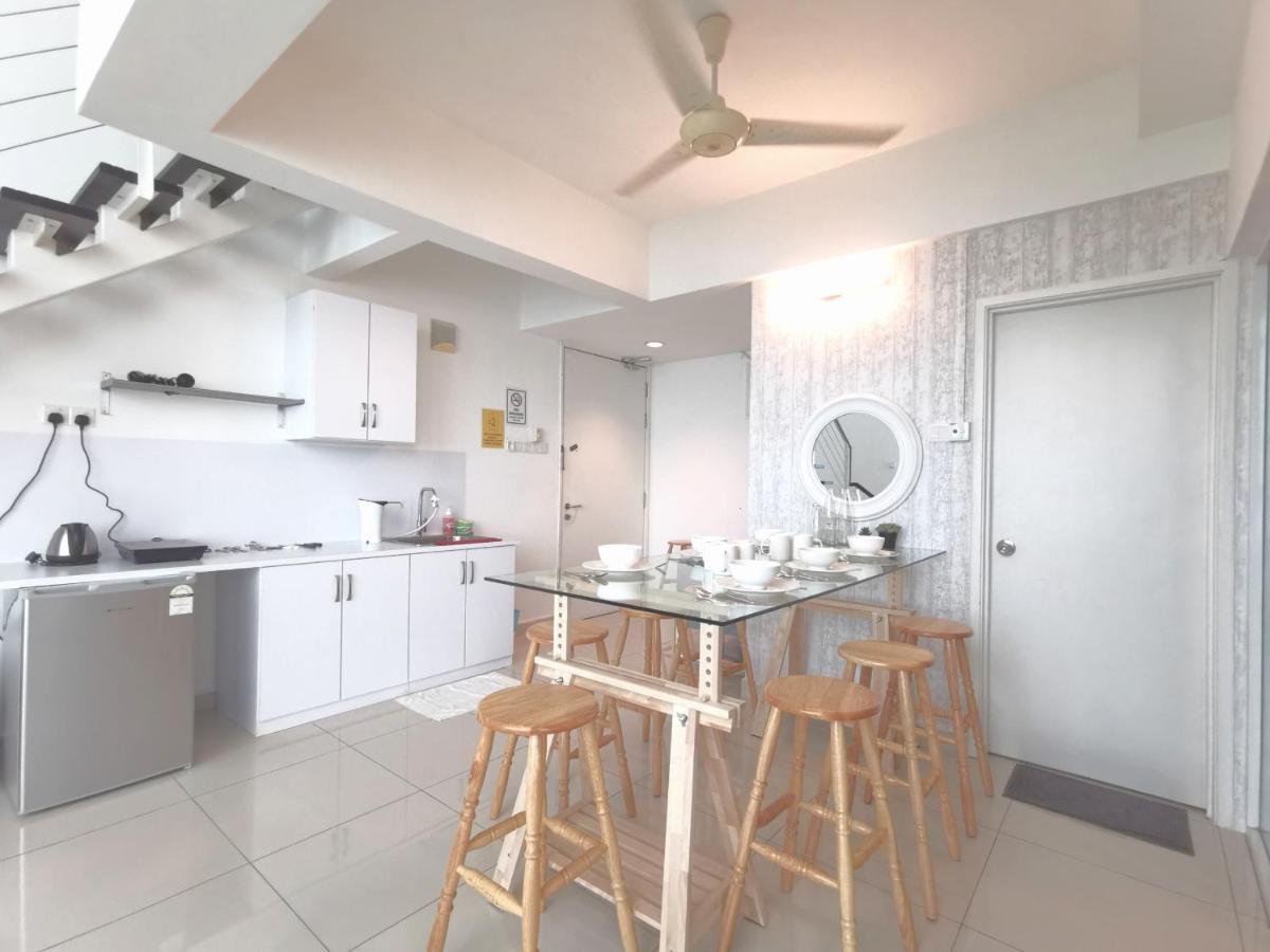 Maritime Suites Holiday Rental George Town Esterno foto